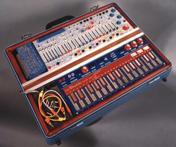 #1 - Buchla serie 200 / Music Easel