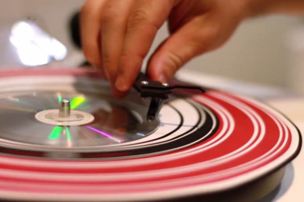 Il cd che può essere suonato sul giradischi