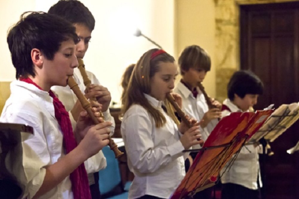 Cosa si insegna nelle scuole italiane durante le ore di musica?