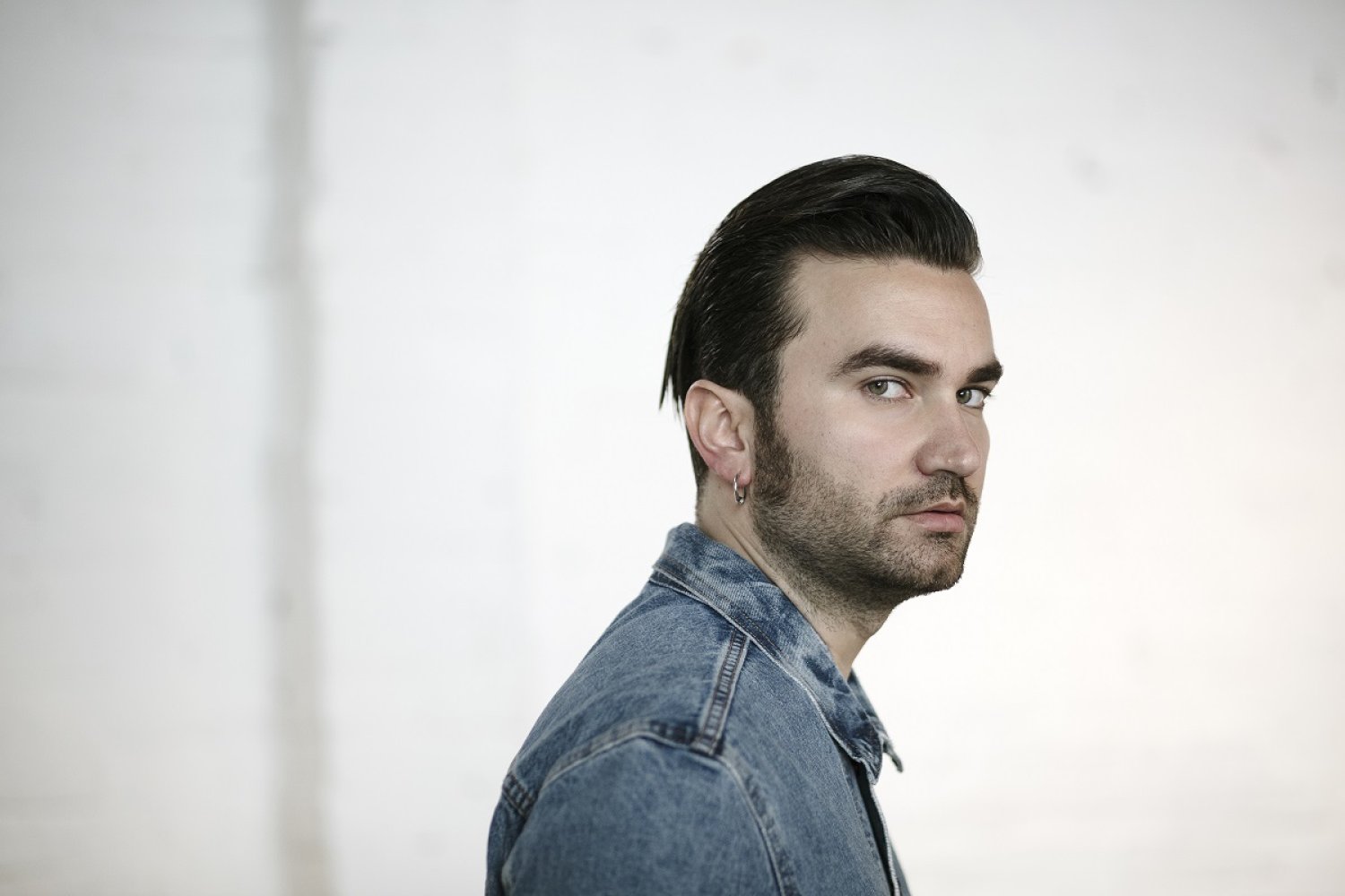Rischio tutto per divertirmi: Davide Petrella racconta il nuovo album