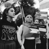 Le manifestazioni pro Palestina di Palermo viste dagli occhi e dalla chitarra di Buzzy Lao