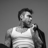 Testo e significato di "Battito": di cosa parla il brano di Fedez a Sanremo 2025