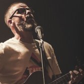 Kristian Oslo, cronache emotive per restare a galla