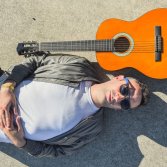 Francesco Radice: la scrittura come rifugio, la musica come uscita