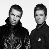 Dietro al tour degli Oasis c’è tutto quello che non va nella musica dal vivo oggi