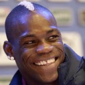 calcio, La canzone di Vacca dedicata a Mario Balotelli dal titolo Supermario