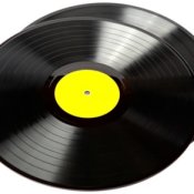 cd, Le vendite di vinili in costante aumento: dall'estinzione alla seconda vita