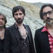 track by track, Anticipato lo scorso 19 luglio dal singolo Il Genio, oggi esce Nella tua luce, l'ottavo album in studio dei Marlene Kunz. Ascolta la band che lo commenta il disco traccia per traccia.