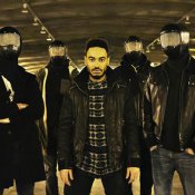 torino, Ai concerti le prime tre file sono solo donne, dopo i barbari che si menano. Una band che punta tutto sul far ballare, sempre e comunque. L'intervista di Marcello Farno.