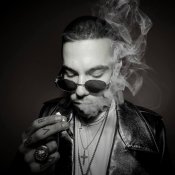 etichette, Sfera ebbasta