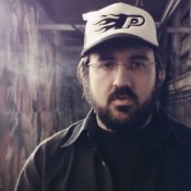 sigla, Un'immagine del video di 7 Vizi Capitale