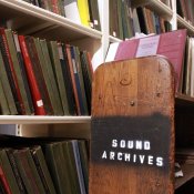 vinili, Alcuni vinili della Sound Archives Collection della Boston Public Library (foto via Internet Archive)