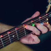 strumenti, Fret Zealot, il sistema a led per imparare a suonare la chitarra