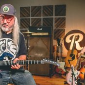strumenti, J Mascis