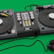 strano e lol, Giradischi Numode Lego