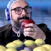 tv, Brunori Sas (immagine dalla clip di presentazione di Brunori sa)