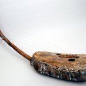 strumenti, ngombi africano (foto via MIMO)