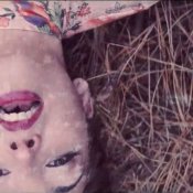 anteprima, Un'immagine del video di Lilac dei Lilac for People