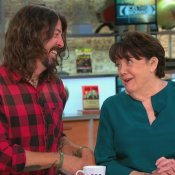 tv, Dave Grohl insieme a sua madre Virginia Hanlon Grohl