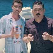 nuovo singolo, Un'immagine del video di Salvagente di Roy Paci & Aretuska feat. Willie Peyote