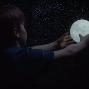 intervista, Un'immagine del video di La mia Luna di Paolo Saporiti