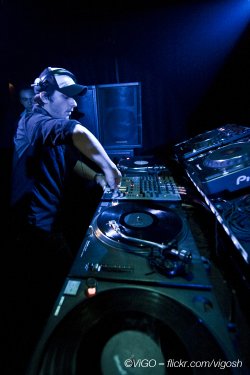 ANDY C + ANDYPOP + ALE G - Brancaleone (RM) - Soundgate Promotion