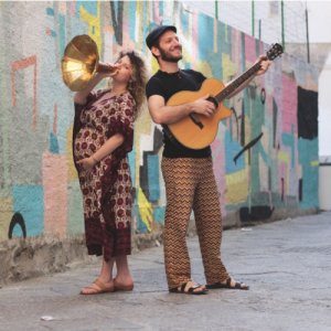 album Meglio tardi che mai - Famiglia del sud