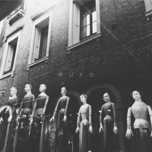 album INDEPENDENT - M U T O