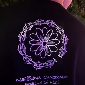 Flowerchain t-shirt