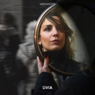 Copertina dell'album Livia, di MEZZANOTTE