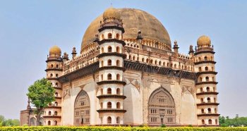 Mausoleo di Gol Gumbaz - Bijapur, India
