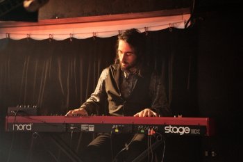 Il tastierista sul palco
