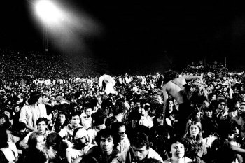 Il pubblico del concerto di Patti Smith allo Stadio Franchi, 1979