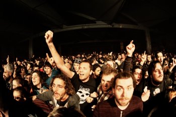 Il pubblico dei Punkreas al Leoncavallo