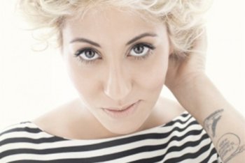 Malika Ayane e il numero tre: tre album, tre partecipazioni a Sanremo, tre dischi d'oro