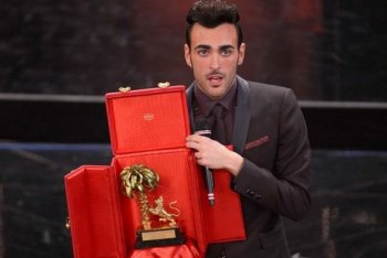Marco Mengoni vince a Sanremo ma accusa di razzismo il mondo della musica