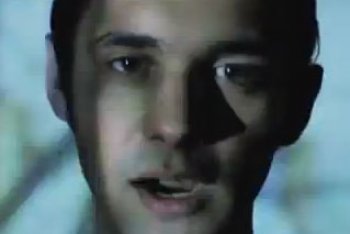 "Ho visto un dio" è il primo video di un brano firmato Cosmo, ovvero Marco Bianchi dei Drink To Me