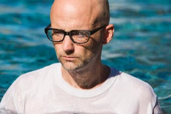Thom Yorke è un vecchio che urla contro i treni, firmato: Moby