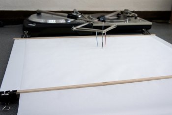 Giradischi che disegna