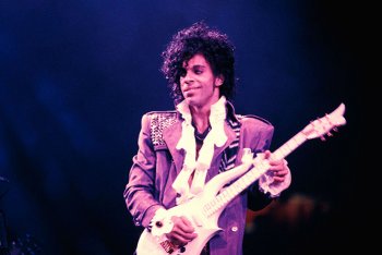 Prince dal vivo nel tour di Purple Rain, 1984