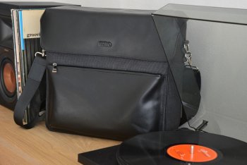 Kuro Record Collector Bag