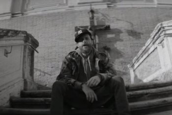 Un'immagine del video di "Oh, vita!" di Jovanotti
