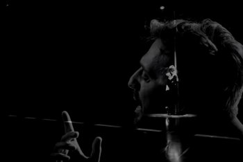 Un'immagine del video di "Poetica" di Cesare Cremonini