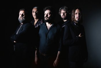 I Calibro 35: Enrico Gabrielli, Tommaso Colliva, Luca Cavina, Max Martellotta e Fabio Rondanini