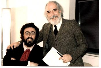 Claudio Giombi con Luciano Pavarotti - foto via Facebook Maestro di Canto