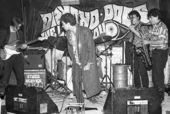 Zou Da Party (band beneventana di Vanni Miele, presente nella compilation Lick The Witch - Beneventowave vol.1) - live a Napoli al Diamond Dog a metà anni '80