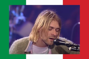 Kurt Cobain in un frame dall'Unplugged in New York