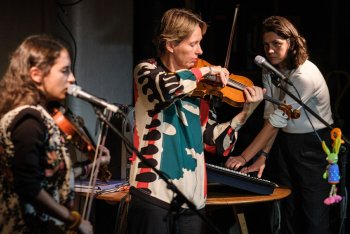 Valeria Sturba, Silvia Tarozzi e Marta Salogni, foto di Dimitri Djuric