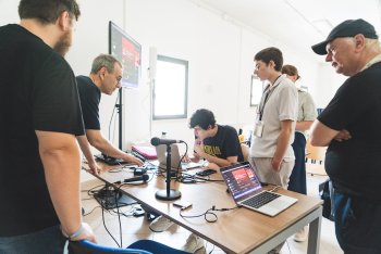 Un momento del laboratorio - foto u.s. Medimex