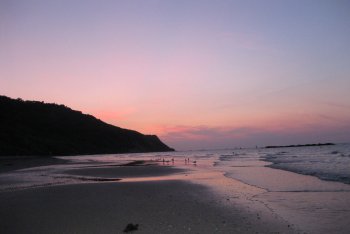 Baia Flaminia, vista sulla spiaggia di Pesaro e il Monte San Bartolo - foto di Lino M via Flickr